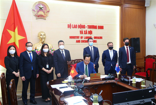 Việt Nam - Úc ký bản ghi nhớ hỗ trợ 1.000 lao động diện visa nông nghiệp