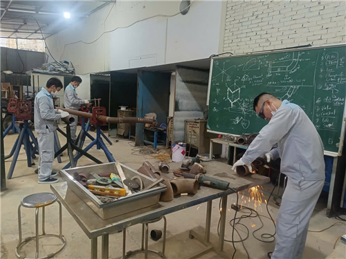 Tuyển Thợ Hàn Châu Âu – Cơ Hội Vàng Đổi Đời Với Mức Lương Cao Ngất!