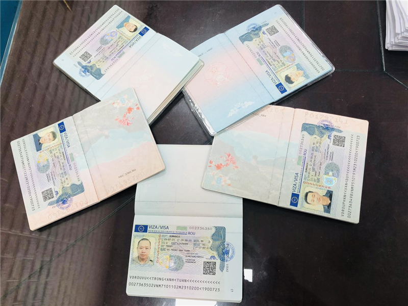 Chúc mừng 5 bạn đã có visa Rumani ngày 18.07